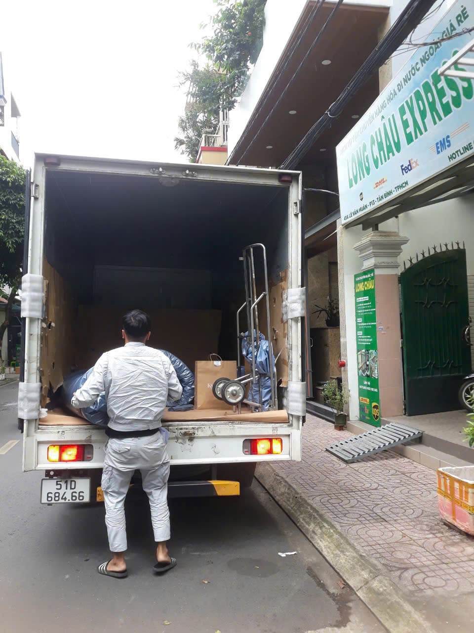 vận chuyển nệm KYMDAN đi Mỹ